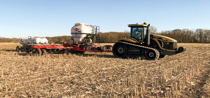 anhydrous-tanks-behind-strip-till-rig.jpg